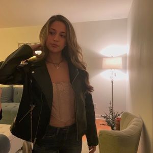 Meet your Posher, Christina